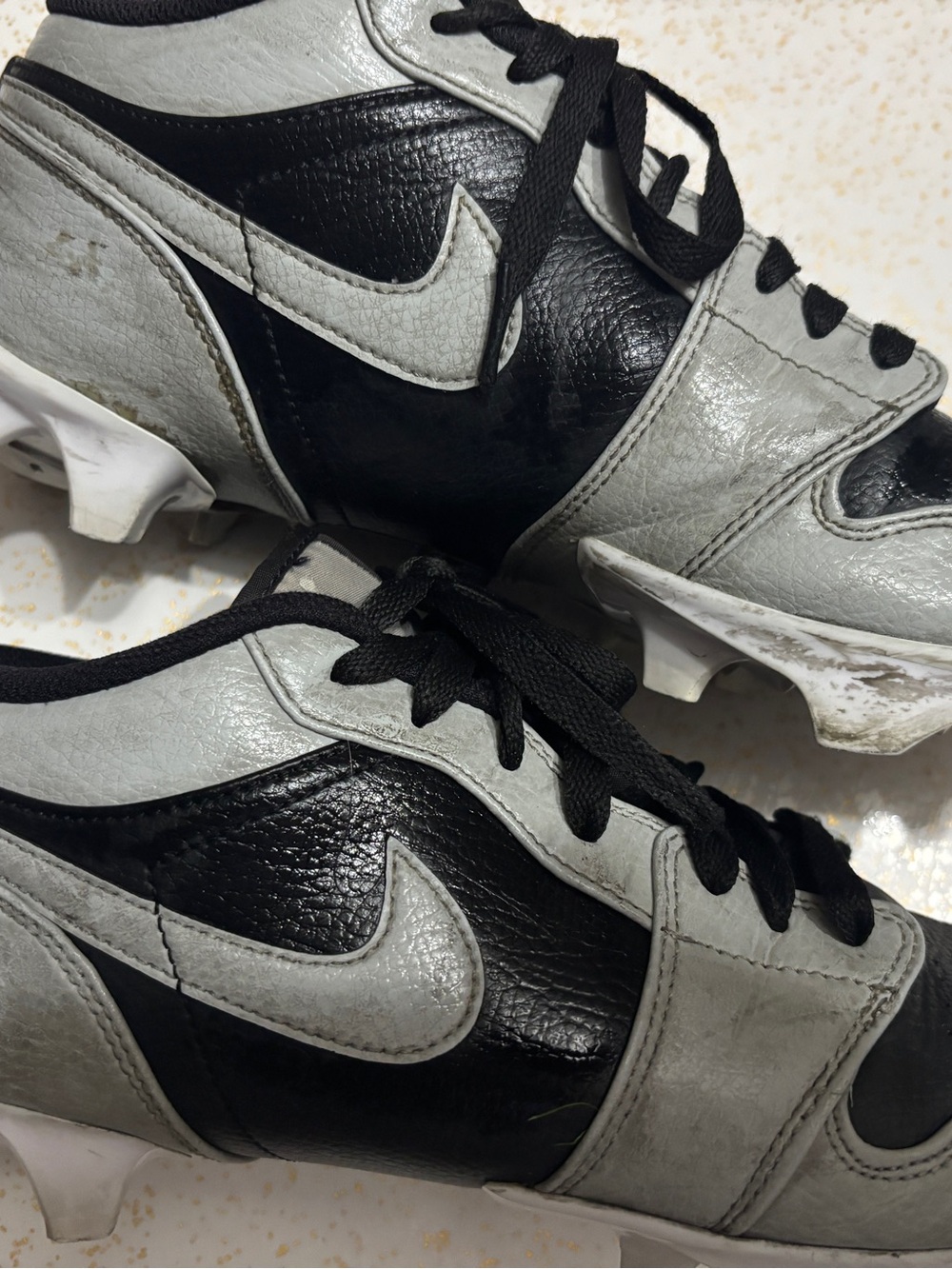 Nike Black and Gray Men's Athletic Cleats